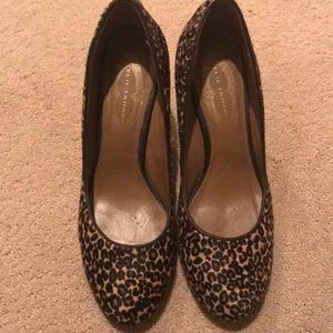 Women’s leopard pumps
